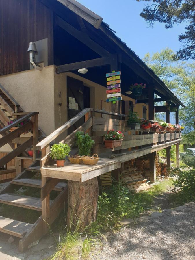 Les Pinees Hotel Chateauroux-les-Alpes Eksteriør billede